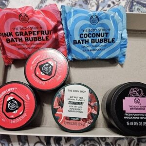 The Body Shop Pink Grapefruit and Coconut Bath Bubble Set